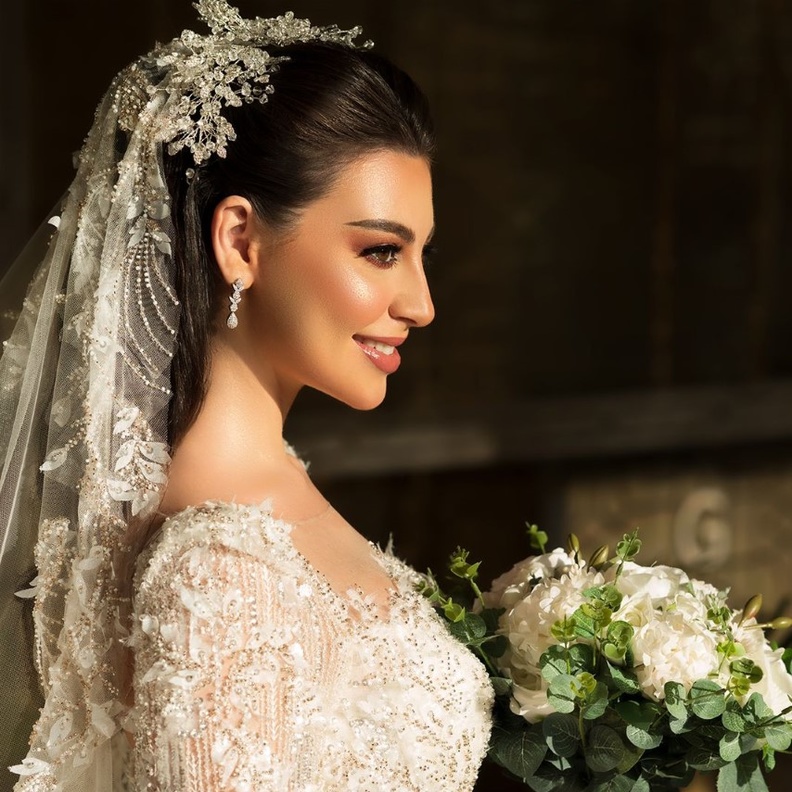 تصوير عروس بكاميرا المصورة السعودية أسماء الغامدي