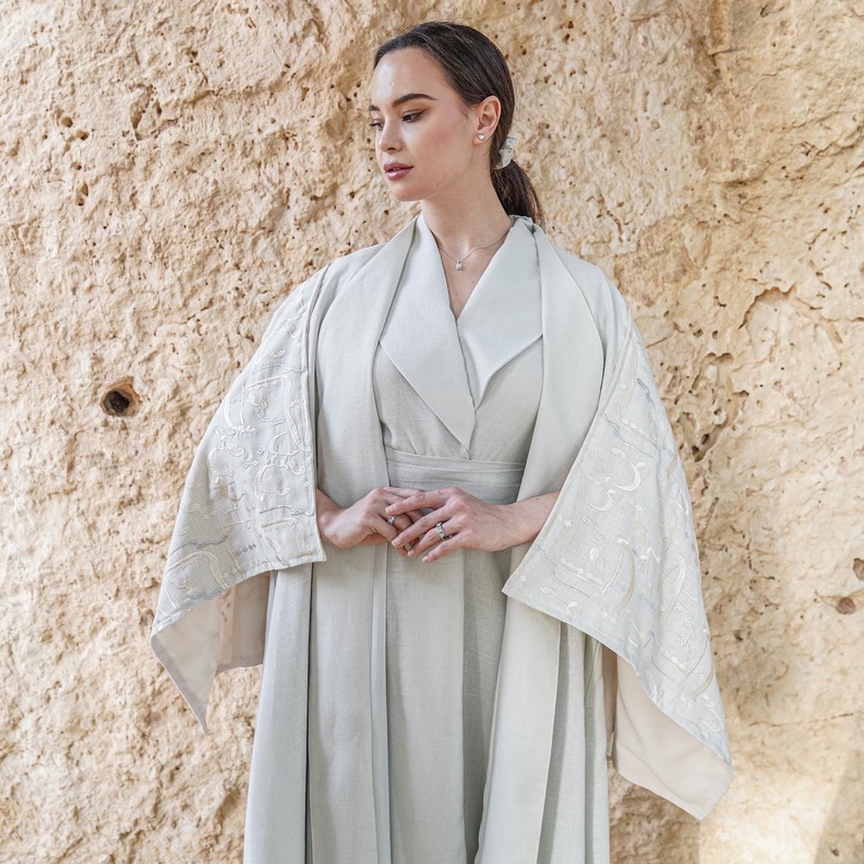 مصممة العبايات السعودية بيان أحمد لـ"هي": بقدر السعي يتحدد التوجه ويرتفع مستوى الإلهام"