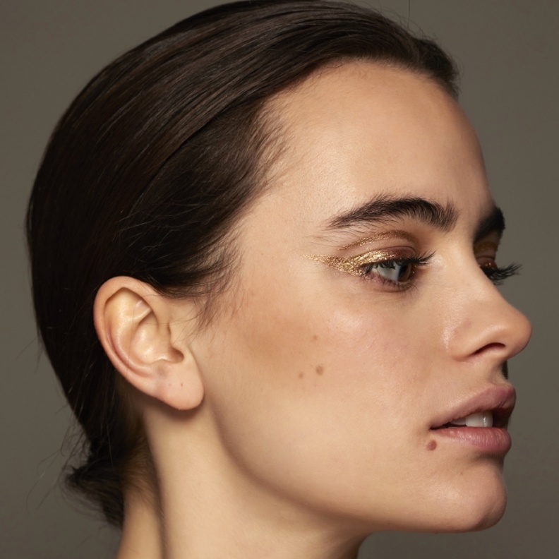 ماسكات طبيعية  تساعد الصبايا على التخلص من الرؤوس السوداء