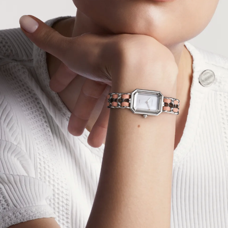 ساعة ناعمة من شانيل تناسب إطلالاتك الخاصة