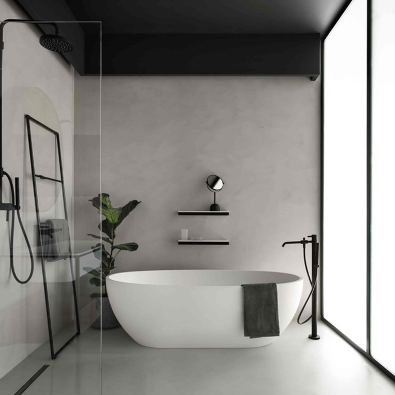 سقف حمام باللون الأسود