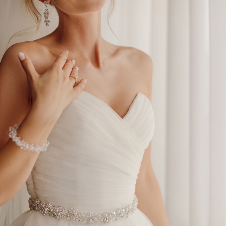 حلول جذرية تخلص العروس من زيادة التعرق في فصل الصيف