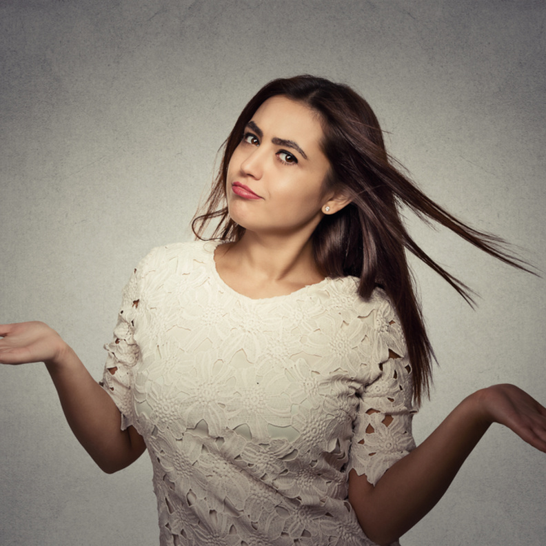 كيف تتعامل المرأة مع أشخاص تقلل من قيمتها ولا يقدروها