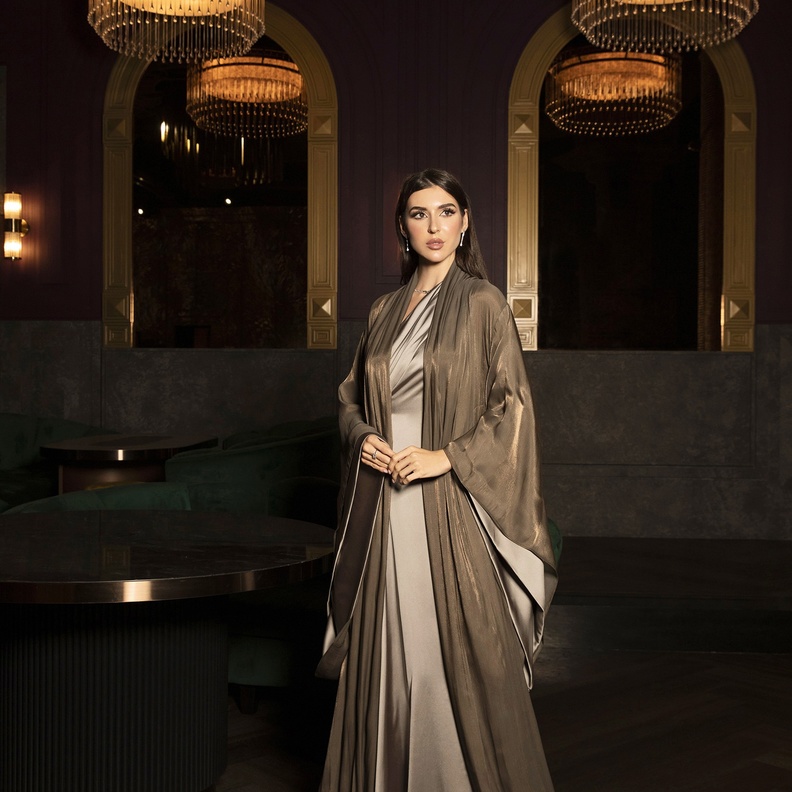 عبايات الميتاليك من منال فاشن 