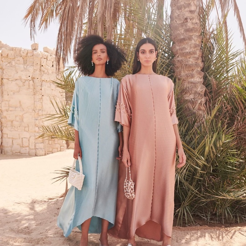 عبايات للعروس انستقرام@ounass