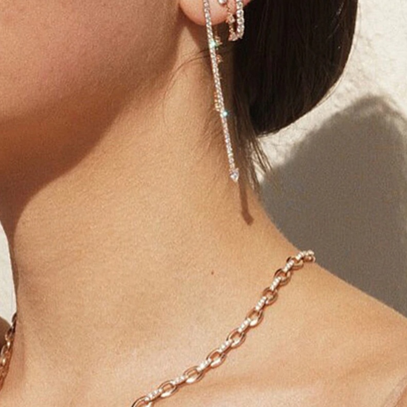 قلادة Graduated Oval Link من Carbon and Hyde