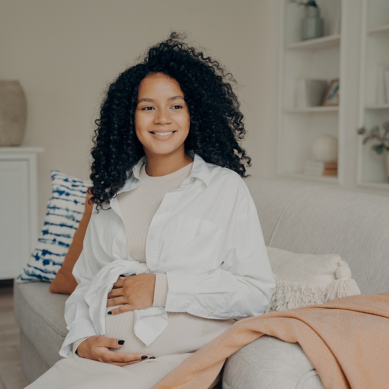 كيف تتجنب الحامل تشققات البطن