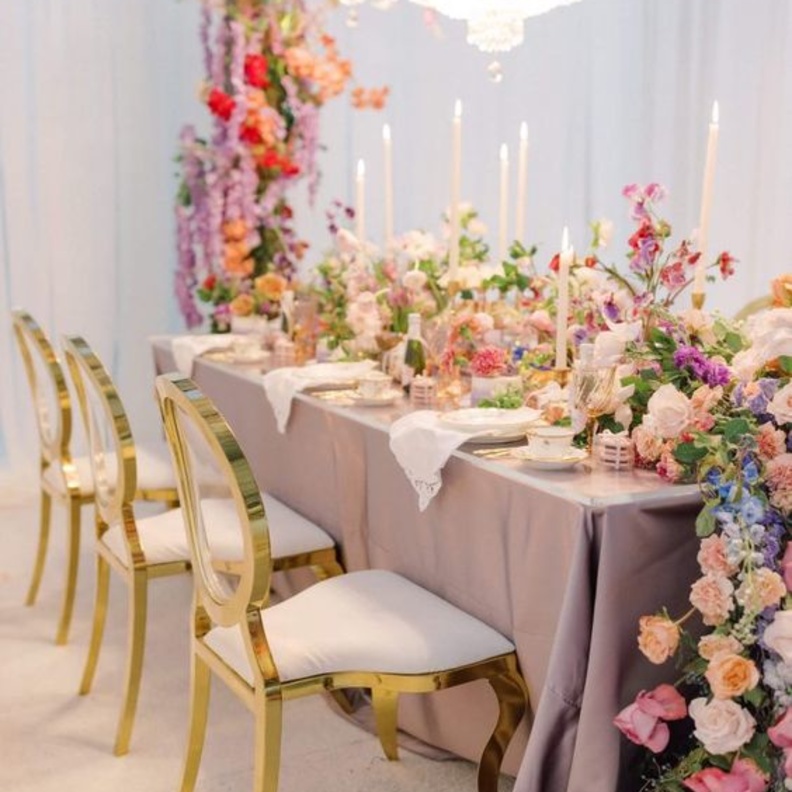 مفارش الازهار بالوان الباستيل لحفل زفاف صيفي