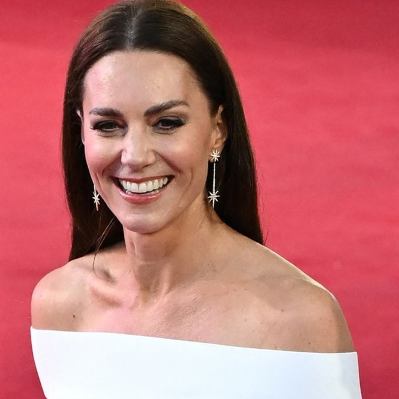 مكياج سهرات صيف 2022 وطرق تطبيقه من وحي إطلالة كيت ميدلتون