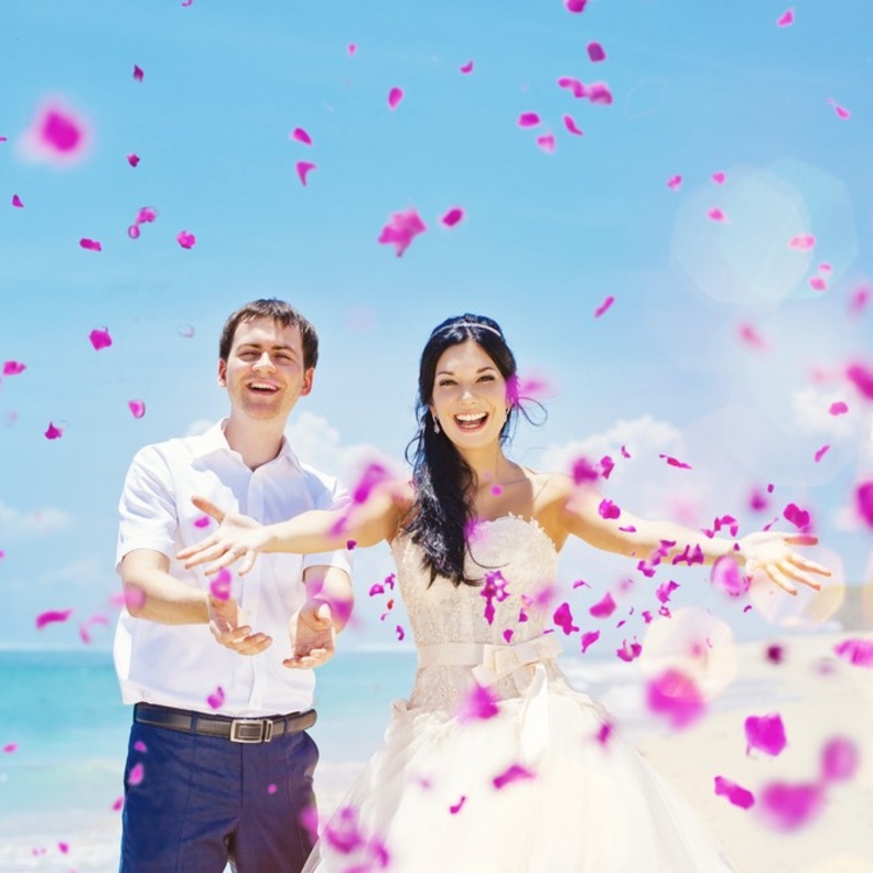 نصائح جمالية للعروس لتجنب التعرق المزعج في حفلات الزفاف الخارجية