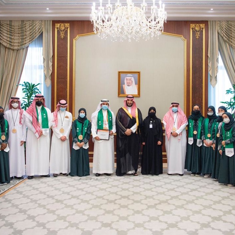 ولي العهد يستقبل وفد "موهبة" والطلاب والطالبات الفائزين في معرض "آيسف"