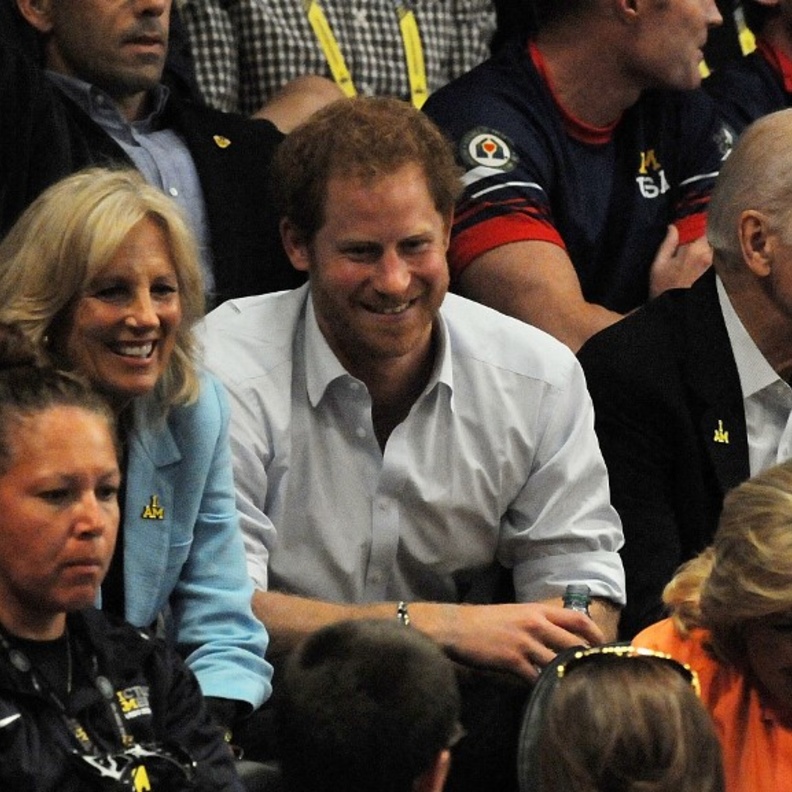 أبرز المشاهير التي تجمعهم صداقة مع أفراد العائلة المالكة البريطانية