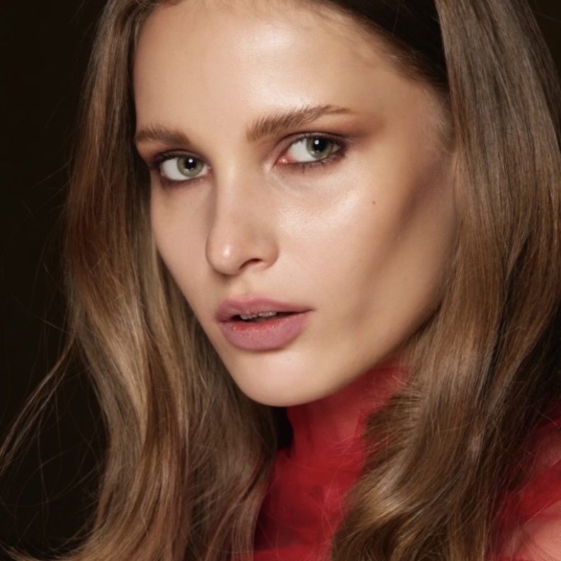 كيف تعالجين مشاكل شعرك بوصفات الفازلين؟