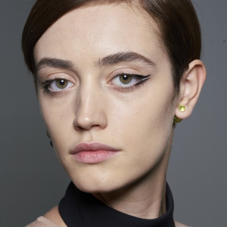 تسريحات شعر قصير ملموم من دار كريستيان ديور