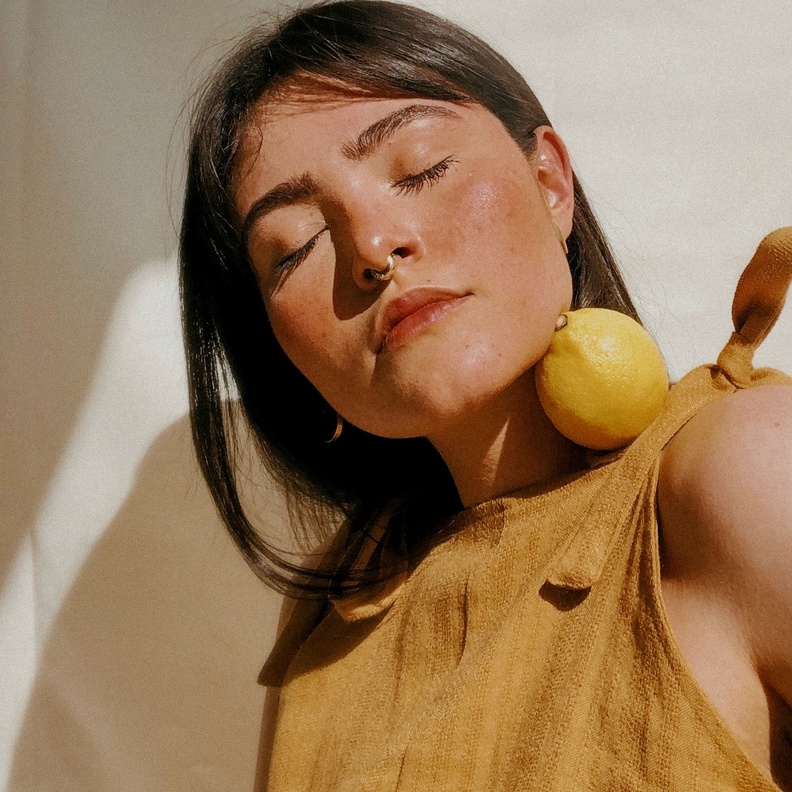 طريق تحضير تونر الليمون والبرتقال لبشرة نضرة