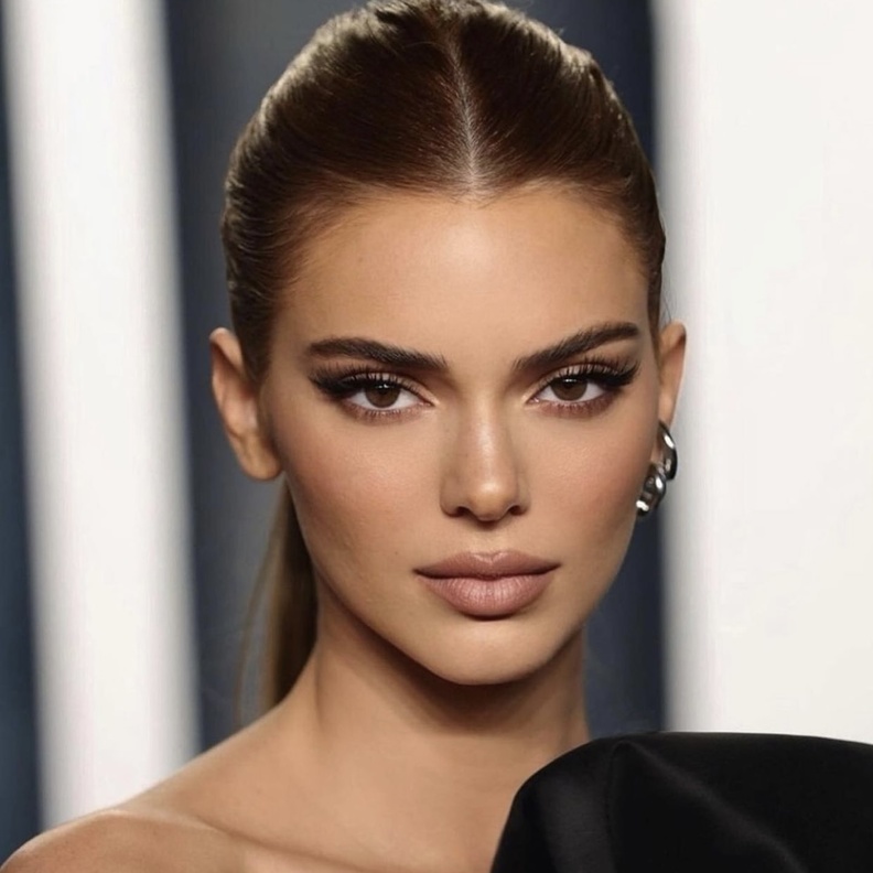 طريقة تأسيس البشرة للحصول على مكياج كيندال جينر Kendall Jenner