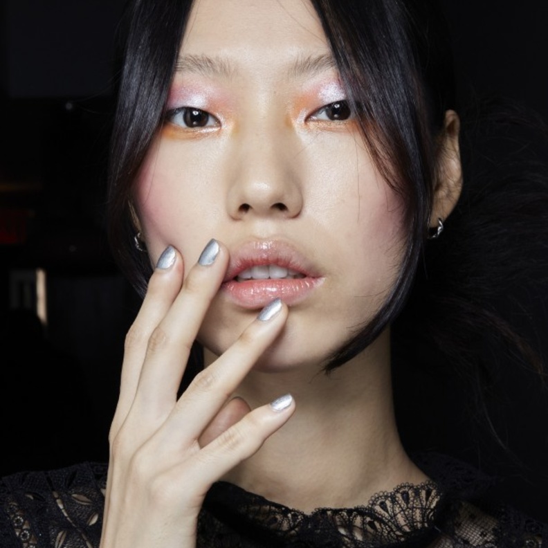 طريقة طبيعية لاستعادة جمال أظافرك بعد عيد الفطر