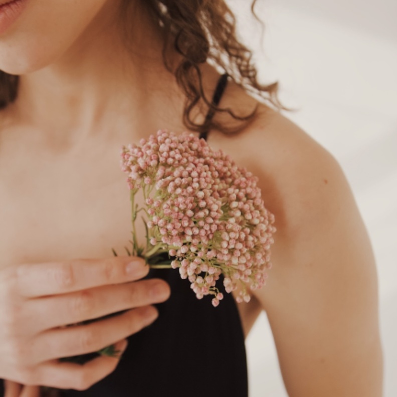 أبرز المشاكل التي تعالجها حقن البلازما لليدين وكيف يتم إجراؤها