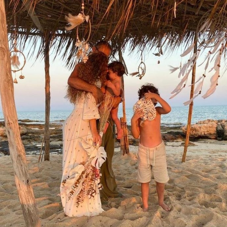 أجمل اللقطات العائلية لـ ميريام فارس مع طفليها بمناسبة عيد ميلادها