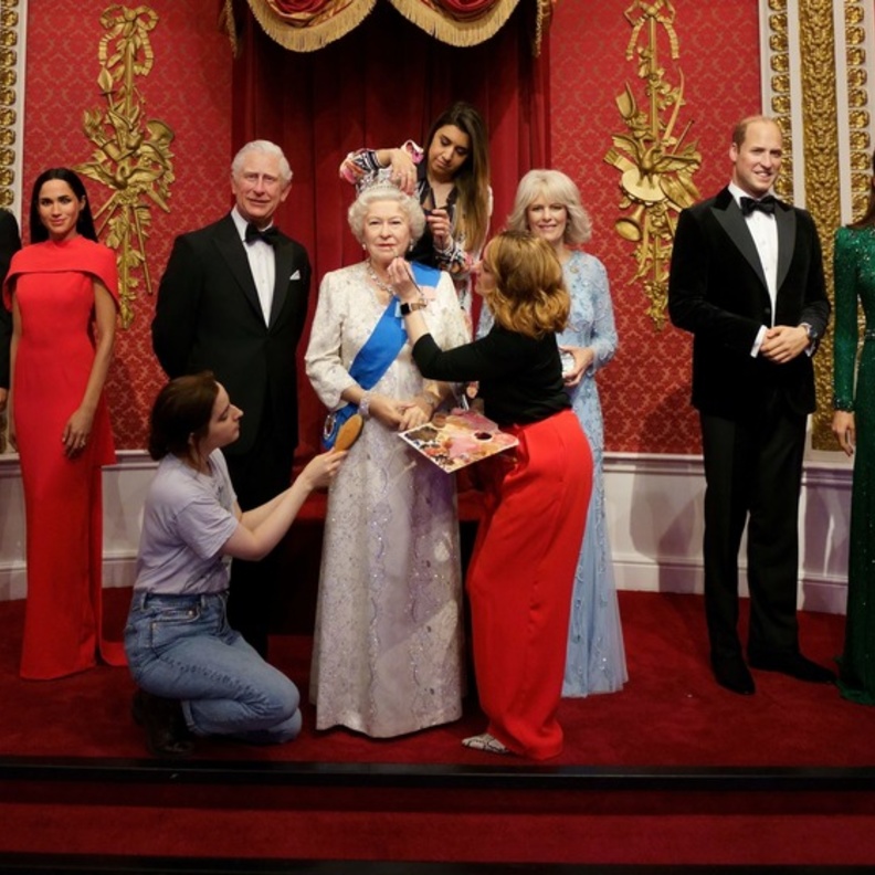 تمثالا هاري وميغان يعودان مرة أخرى إلى قسم العائلة المالكة في متحف مدام توسو