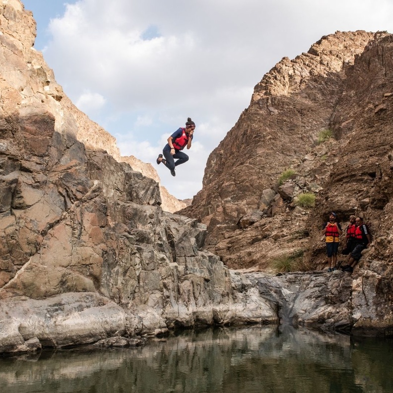 وادي شوكة.. وجهة مميزة لعشاق المغامرات الجبلية الخلابة في رأس الخيمة