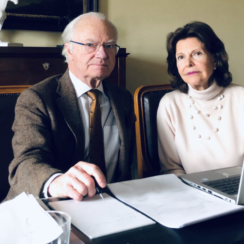 ملك وملكة السويد في زيارة قصيرة لبريطانيا