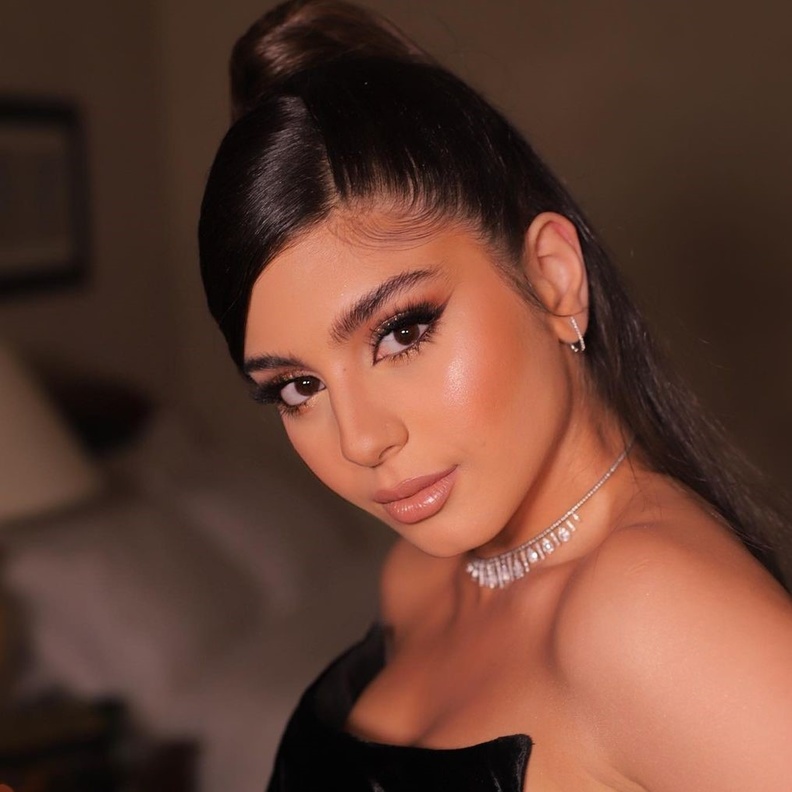 3 اطلالات جمالية للشابات إستوحي خطواتها من مايان السيد لموسم الصيف