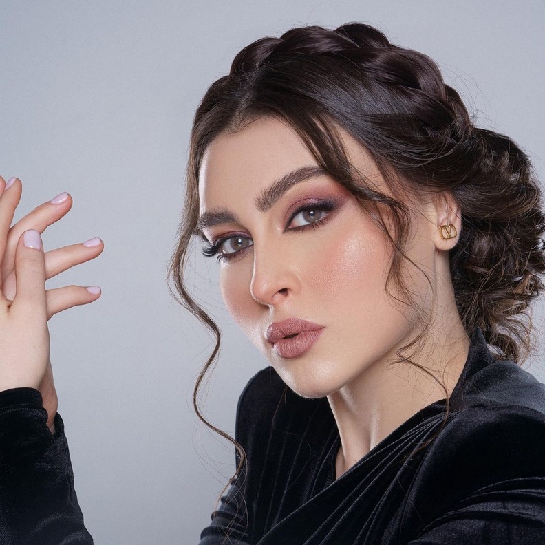 طريقة عمل مكياج للسهرات بأسلوب الميك اب ارتست لمى الخالدي