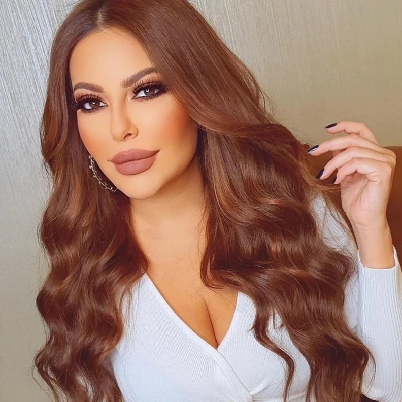 نصائح لإختيار ألوان شعر داكنة للبشرة الحنطية بأسلوب ليليا الأطرش