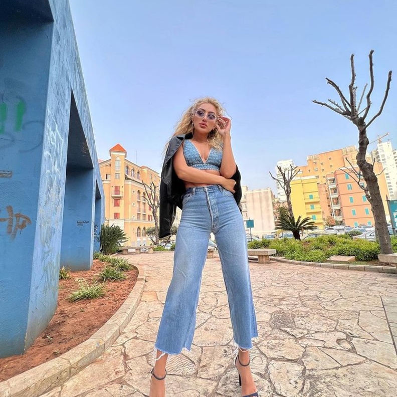 إطلالات مايا دياب بأسلوب كاجوال شيك مختلف وستايلش