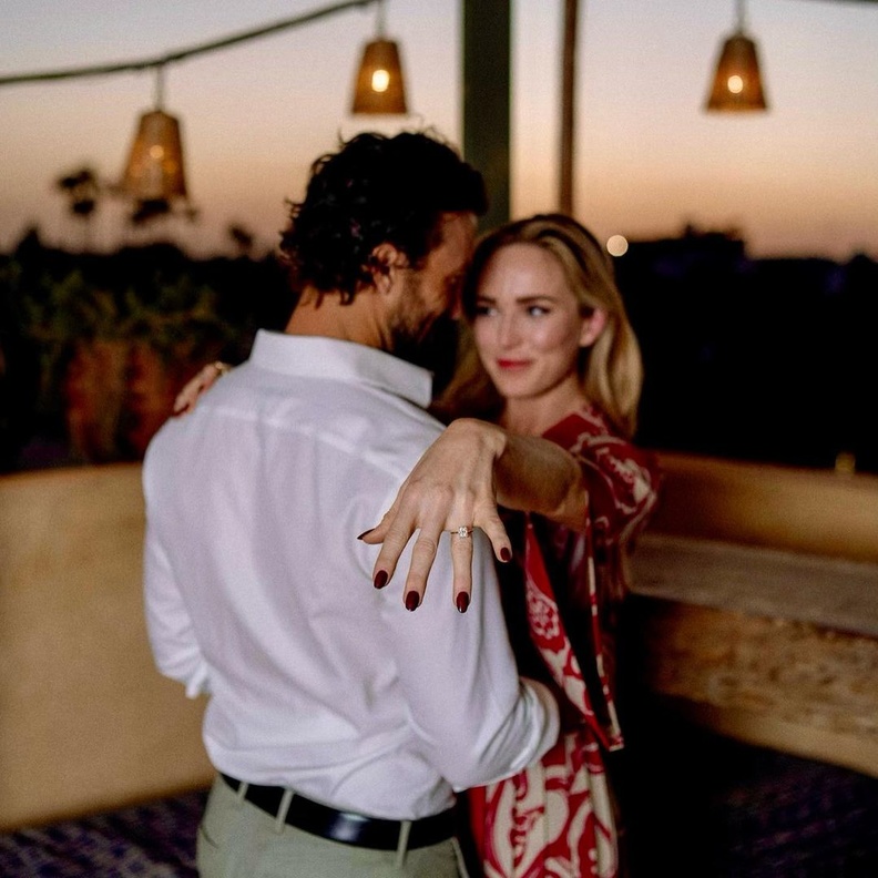 خطوبة الممثلة وعارضة الأزياء كاتي لوتز على الممثل كايل شميد في المغرب