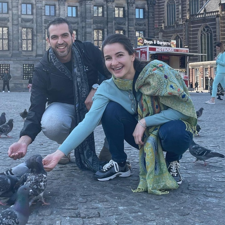 شام الذهبي ورثت رومانسية أصالة وتدلل زوجها بلقطات مميزة جديدة