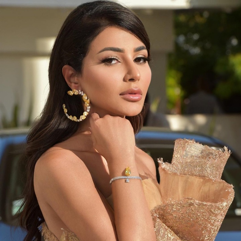 صور إطلالات جمالية ناعمة للنجمات العرب في افتتاح مهرجان كان السينمائي 2022