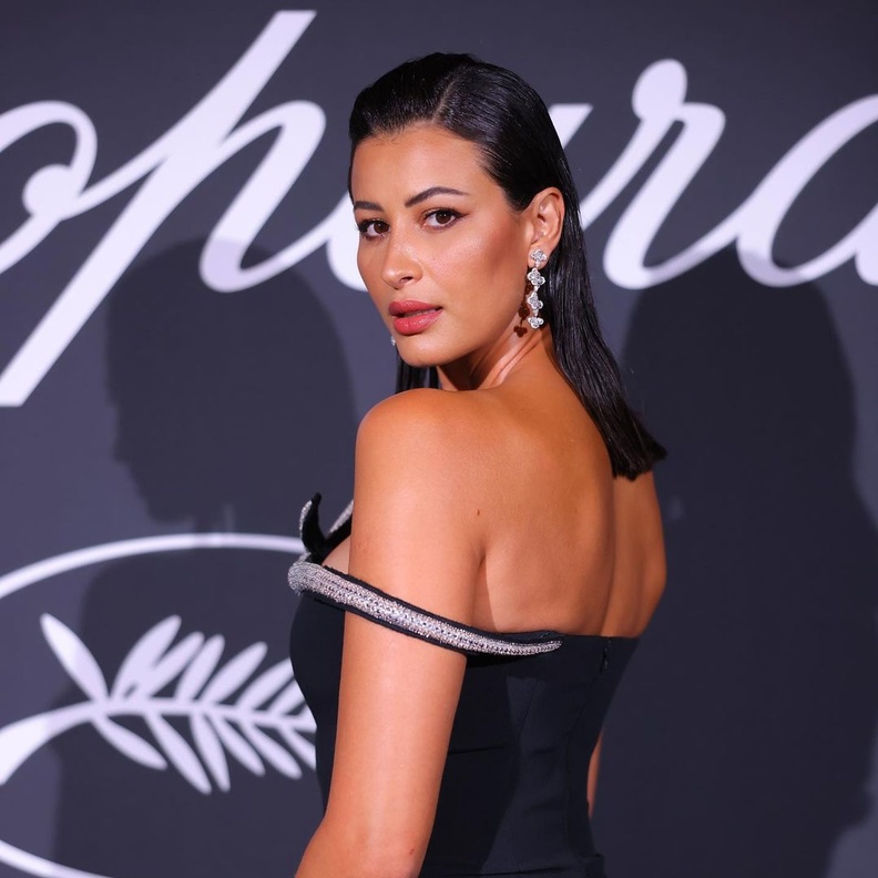 ريم السعيدي تتخلى عن شعرها الطويل تزامنا مع مهرجان "كان" وتتألق بهذه التسريحات