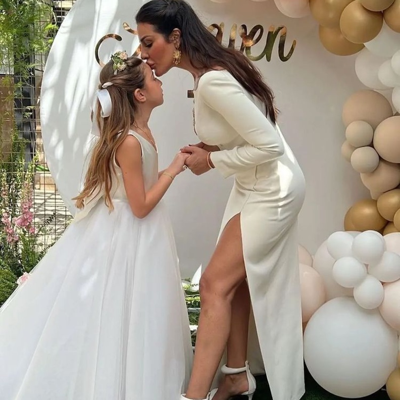 إطلالة نادين نجيم بالأبيض بفساتين ساحرة كالأميرات من Aden fashion Official