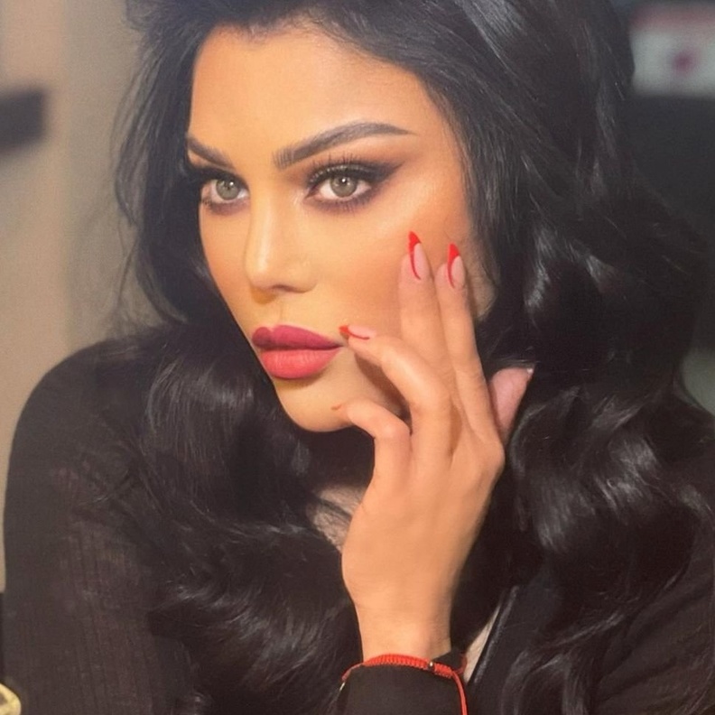 أحدث ألوان طلاء أظافر جريئة بأسلوب النجمات العربيات