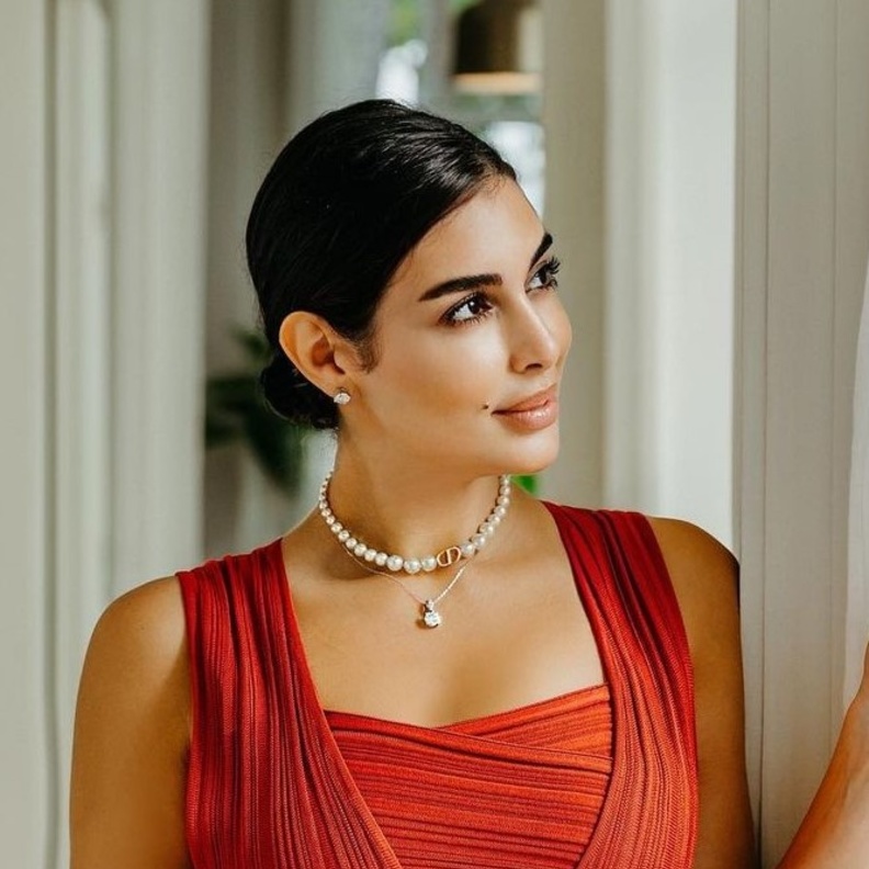 تسريحة شعر الكعكة على طريقة ياسمين صبري ونصائح لإعتمادها بنجاح