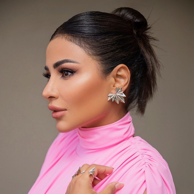 إطلالات جمالية اجعليها في قائمة خياراتك للصيف من وحي مهيرة عبد العزيز