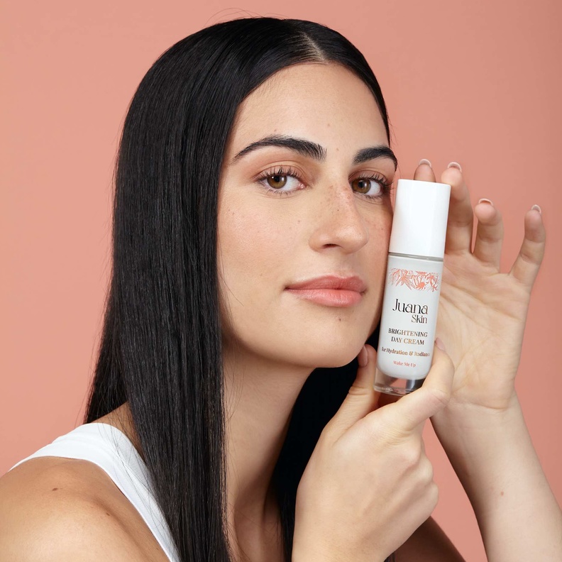 خمسة أسباب لاعتماد مركب الكانابيديول في روتين العناية بالبشرة