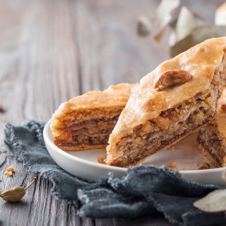 8 إرشادات هامة تساعدك على تناول حلويات العيد دون زيادة في الوزن