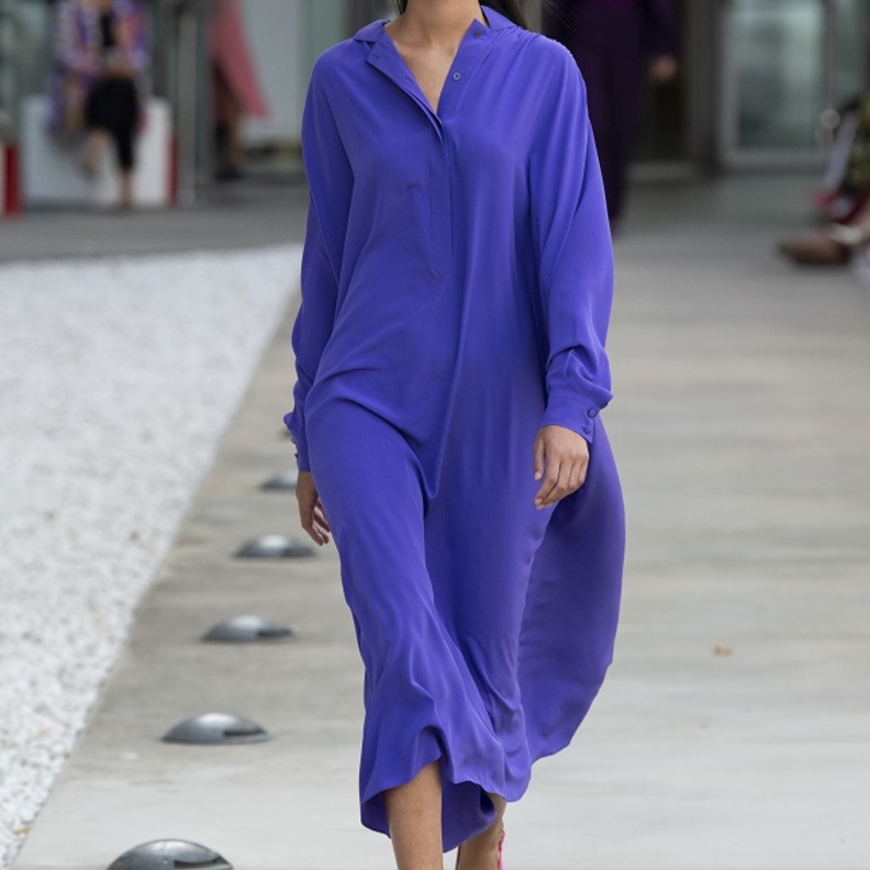 موديلات فساتين واسعة 2022 لإطلالة مريحة ولافتة من Laura Biagiotti