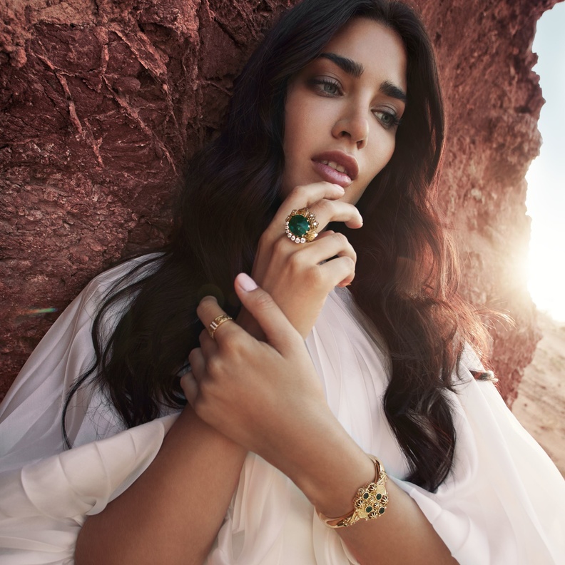 تكشف "عزة فهمي" Azza Fahmi النقاب عن مجموعة مدهشة تحمل عنوان "عجائب الطبيعة المُعاد تصوّرها"