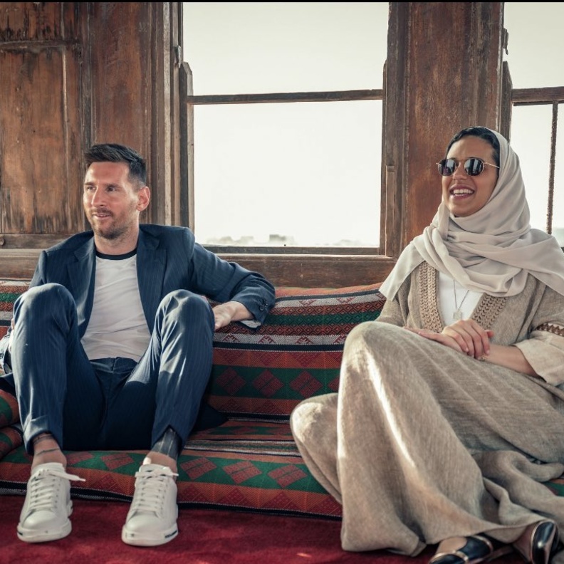 ليونيل ميسي في ضيافة الأميرة هيفاء آل سعود بجدة التاريخية 