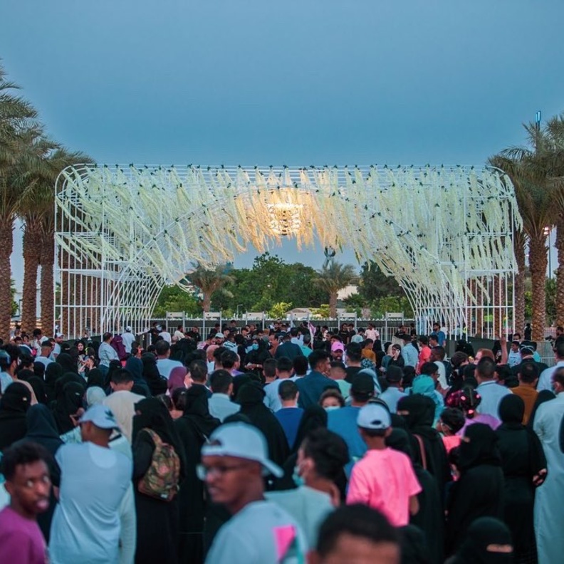 إقبال كبير من زوار موسم جدة على فعاليات اليوم الأول من حديقة الأمير ماجد