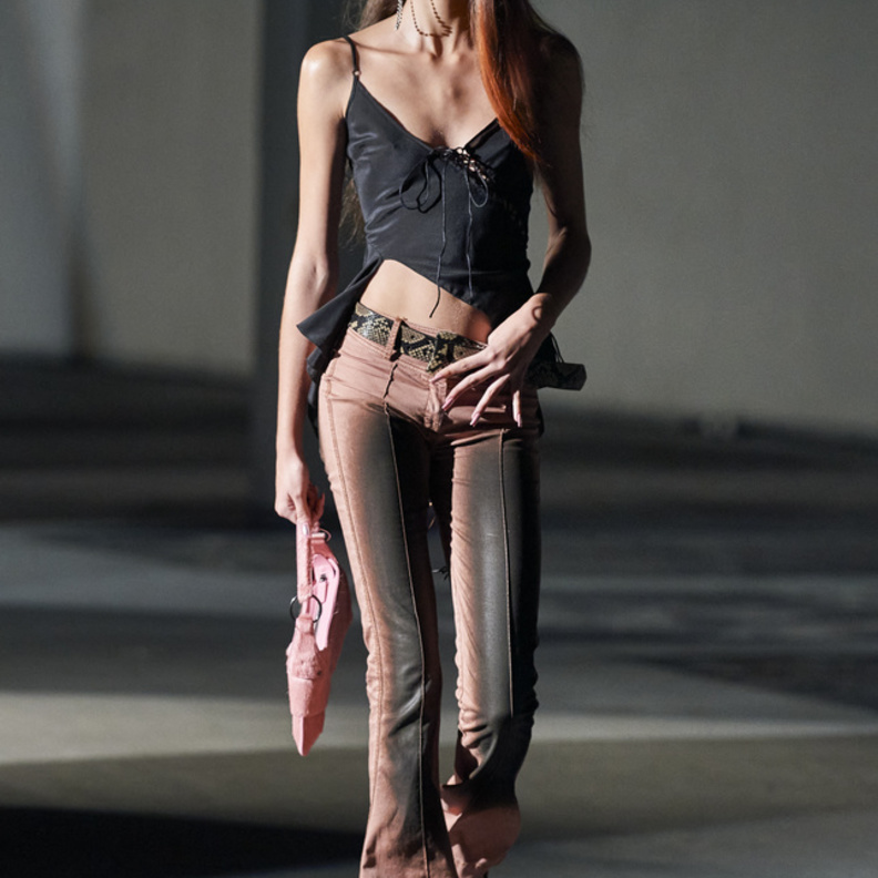 سروال بخصر منخفض من Anne Klein