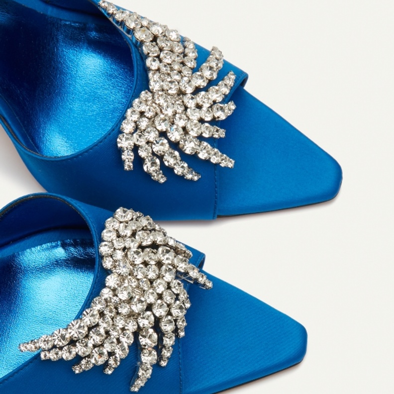 مجموعة PĪFERI الخامسة من الأحذية النباتية