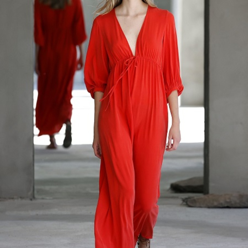 تنسيق الملابس الفضفاضة بأسلوب كاجوال لافت لصيف 2022 بأسلوب Lebor Gabala