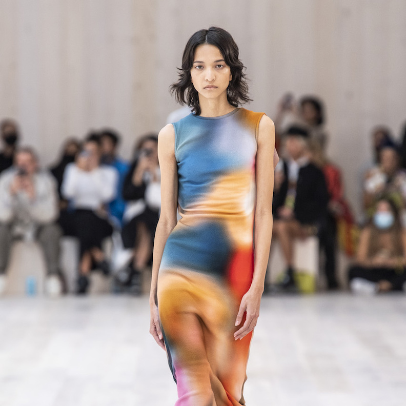 موديلات فساتين بقصة مستقيمة لصاحبات الجسم النحيل