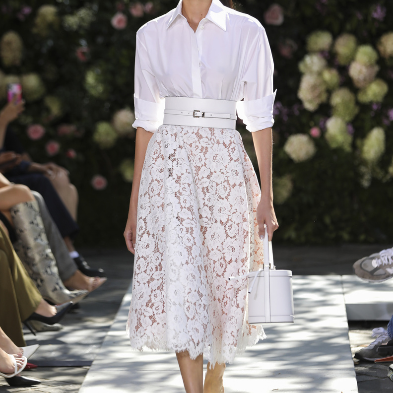 موديلات تنانير طويلة كلوش لاطلالة متجددة في الفطر 2022