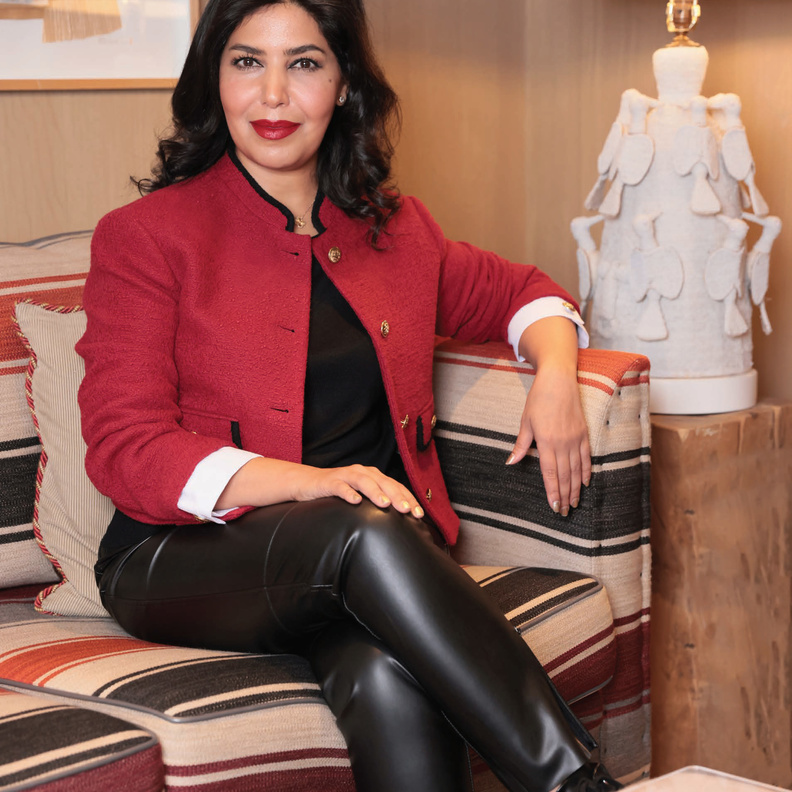 الدكتورة بشاير الصانع لمجلة "هي": السوشيال ميديا اليوم هي العصب النابض والمسير لحياتنا لكنها سلاح ذو حدين